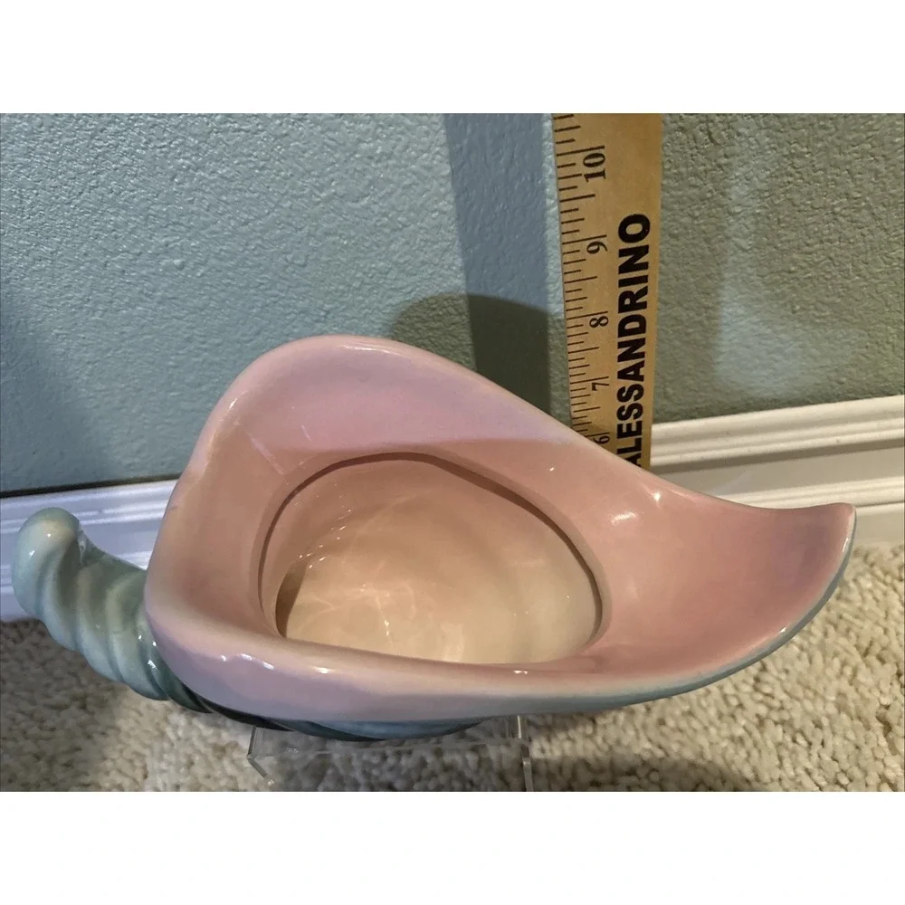 Vintage HULL Pottery 64 Conch Sea Shell Cornucopia Planter USA Pink Turquoise